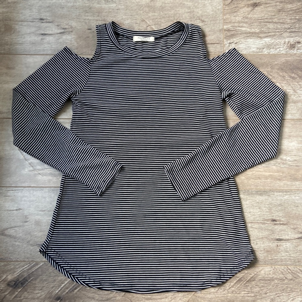 Cold shoulder top